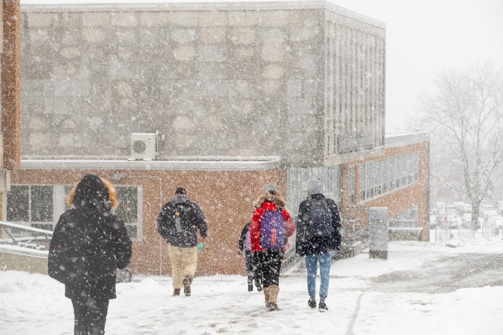 Campus principal de l'UdeS en hiver.