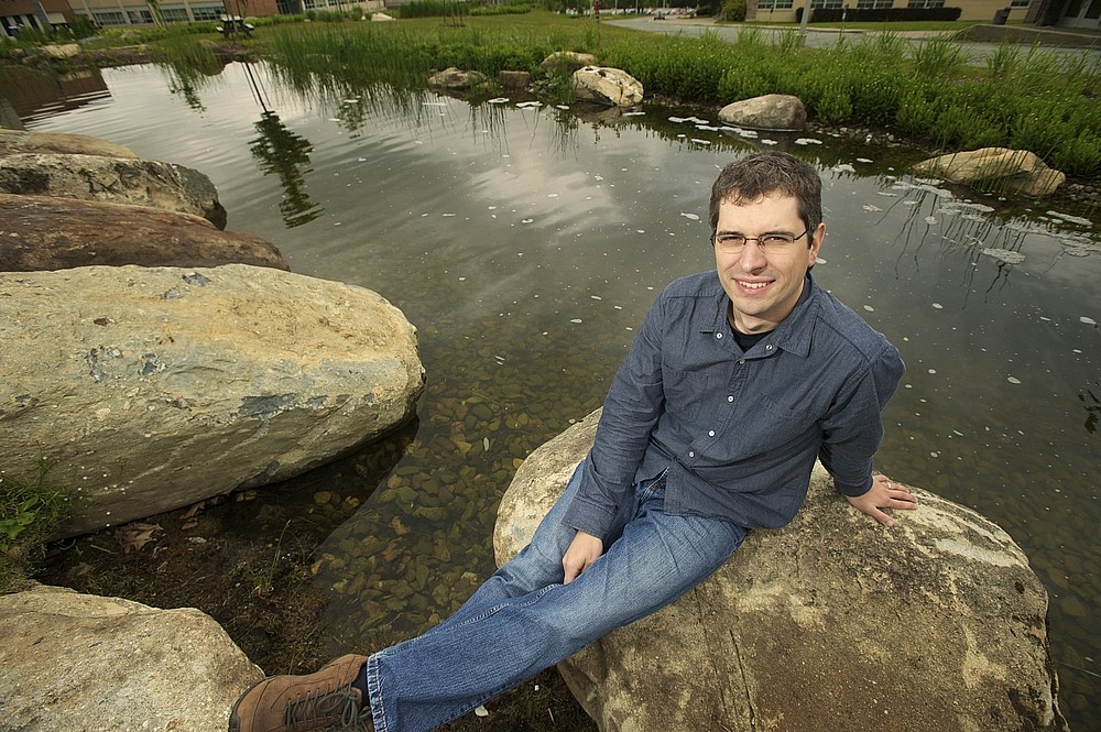 Le biologiste Dany Garant affirme que l'ensemencement entra&icirc;ne &agrave; court terme une importante modification de la diversit&eacute; g&eacute;n&eacute;tique des populations naturelles de truites mouchet&eacute;es.
