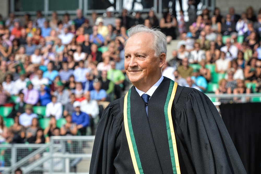 Le professeur Alban D&rsquo;Amours, lors de la collation des grades de l&rsquo;Universit&eacute; de Sherbrooke en septembre 2013