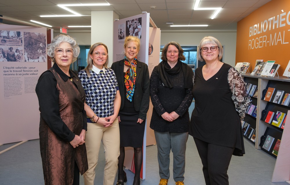 De gauche &agrave; droite : Pre Jocelyne Faucher, Pre Genevi&egrave;ve Paquette, Pre Christine Hudon, St&eacute;phanie Lanthier et Chantal St-Louis