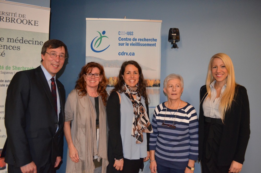 Pr Jean-Pierre Perreault, vice-doyen &agrave; la recherche et aux &eacute;tudes sup&eacute;rieures de la FMSS, Nicole Dubuc, directrice du CdRV, M&eacute;lanie Levasseur, professeure-chercheuse &agrave; l&rsquo;&Eacute;cole de r&eacute;adaptation de la FMSS et au CdRV du CIUSSS de l&rsquo;Estrie &ndash; CHUS, Denise Lavigne, une r&eacute;sidente de Sherbrooke qui a particip&eacute; &agrave; une &eacute;tude pilote du programme au Qu&eacute;bec et Dre M&eacute;lissa G&eacute;n&eacute;reux, directrice de sant&eacute; publique au CIUSSS de l&rsquo;Estrie &ndash; CHUS.