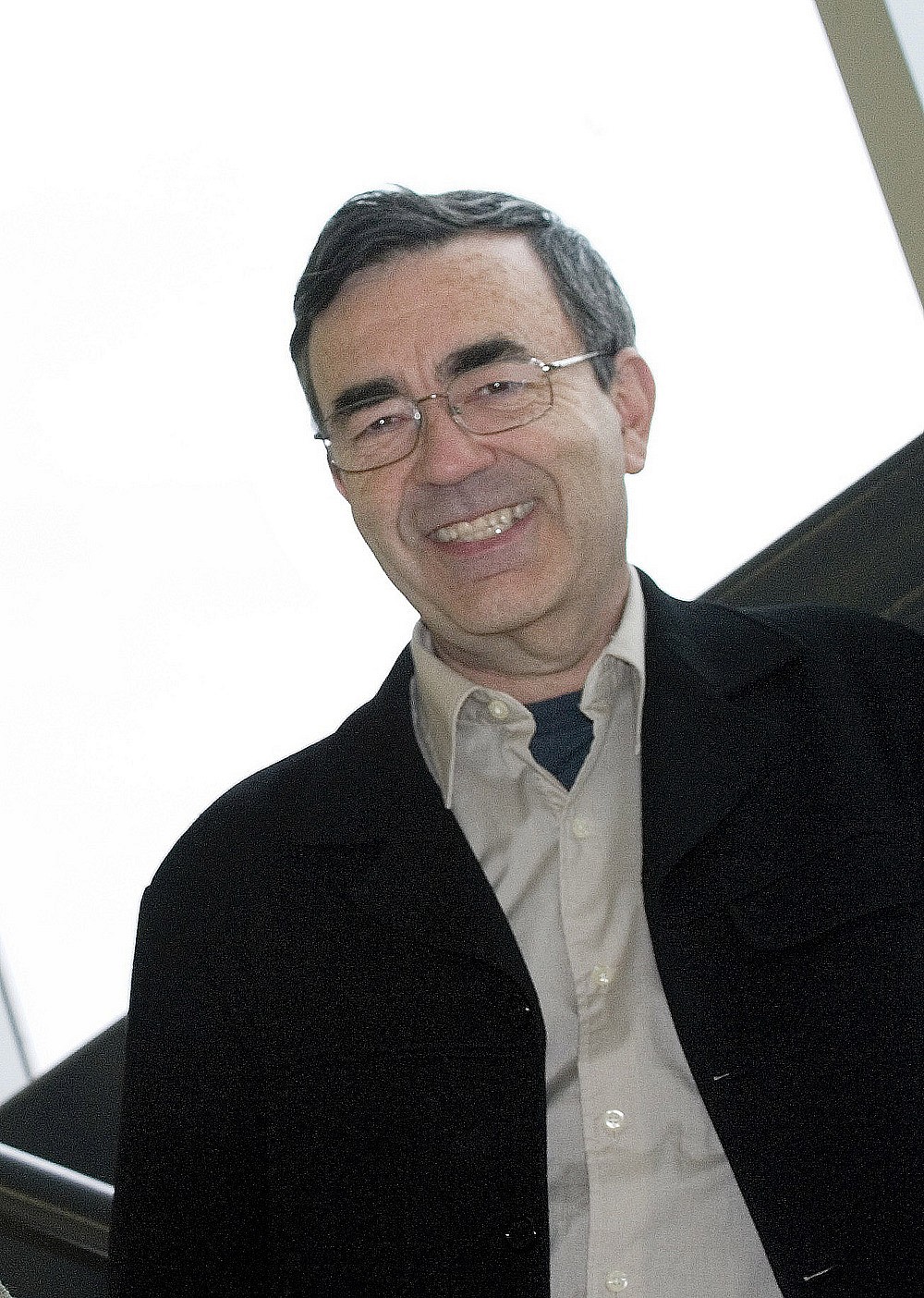 Jean Nicolas, professeur associ&eacute; au D&eacute;partement de g&eacute;nie m&eacute;canique de l'UdeS