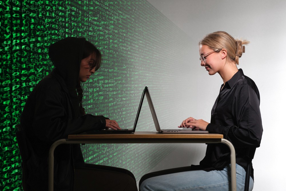 L'IA au service des cyberattaquesPhotomontage :&nbsp;Michel Caron - UdeS