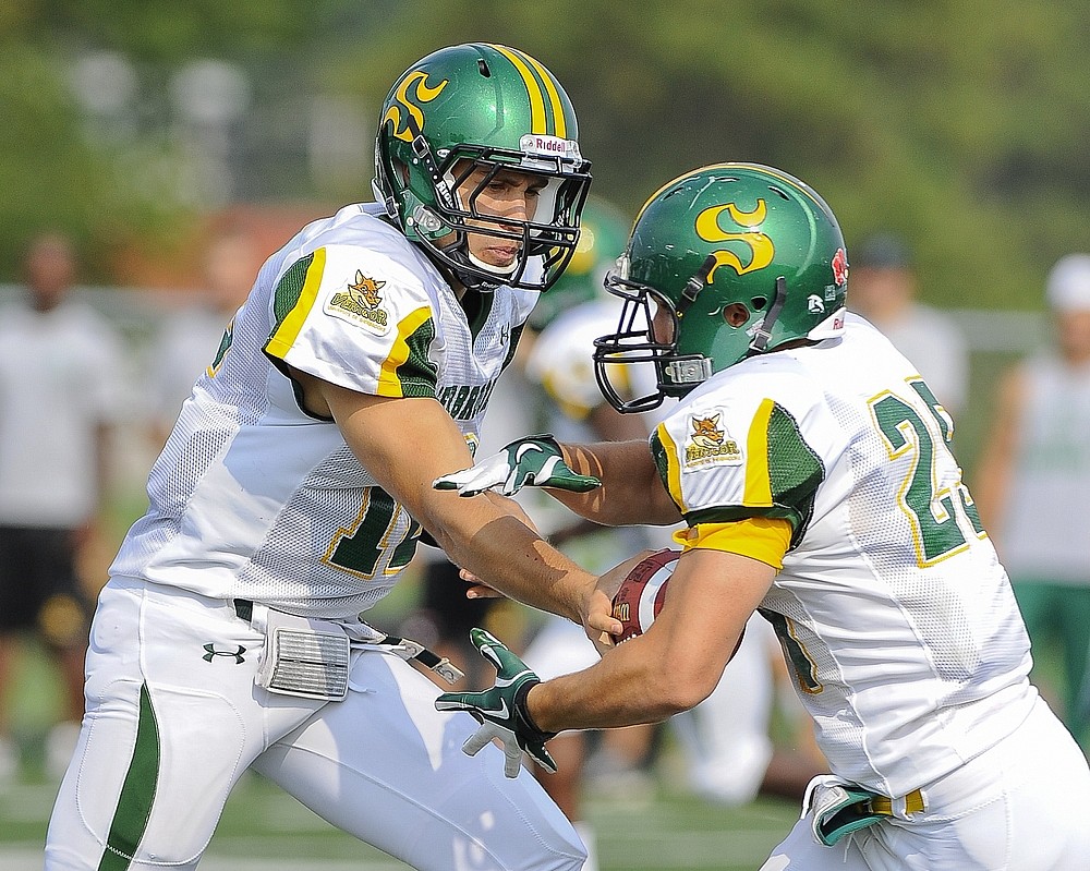 Le quart J&eacute;r&eacute;mi Roch a connu un bon match dans l'ensemble, r&eacute;ussissant 16 passes en 36 tentatives et deux passes de touch&eacute;.