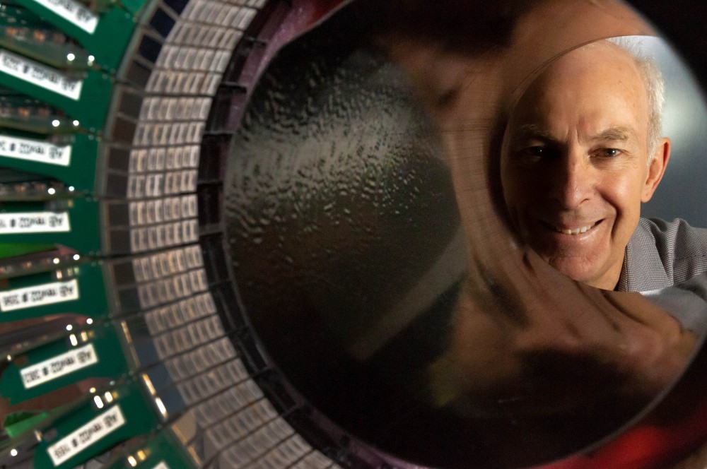 Le Pr Roger Lecomte, pr&eacute;curseur et leader mondial dans les domaines de l&rsquo;imagerie mol&eacute;culaire et de la m&eacute;decine nucl&eacute;aire.