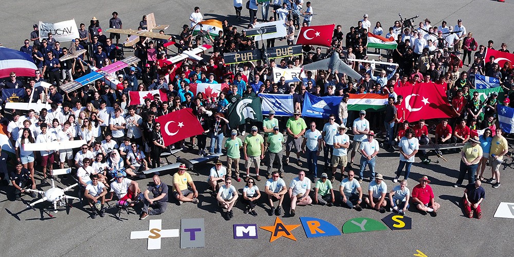 L'&eacute;quipe de VAMUdeS parmi les 71 d&eacute;l&eacute;gations participantes &agrave; la&nbsp;Comp&eacute;tition internationale AUVSI SUAS 2022 tenue au Maryland du 15 au 18 juin 2022