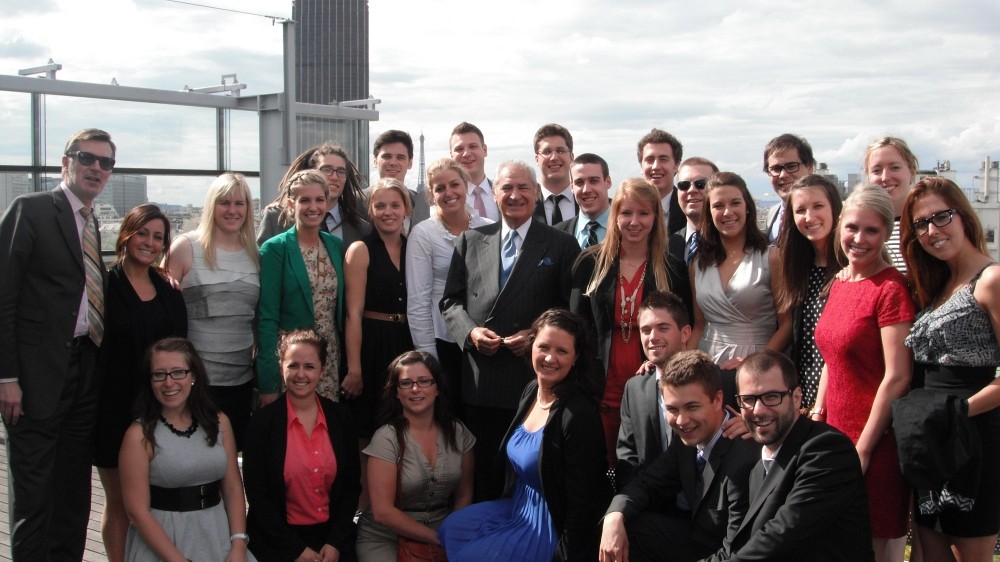 Le groupe Euro marketing 2012 chez Cartier international &agrave; Paris.