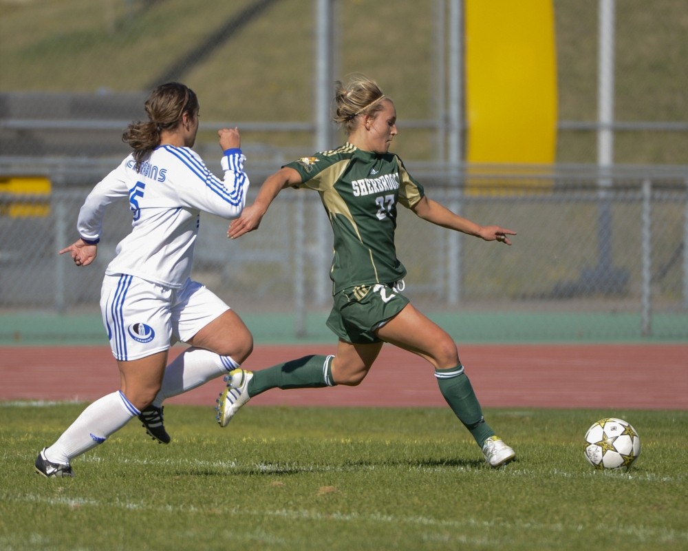 Am&eacute;lie Tremblay a marqu&eacute; trois fois dans une victoire sans &eacute;quivoque de 6 &agrave;&nbsp;0 du Vert&nbsp;&&nbsp;Or face aux Citadins de l'Universit&eacute; du Qu&eacute;bec &agrave; Montr&eacute;al.