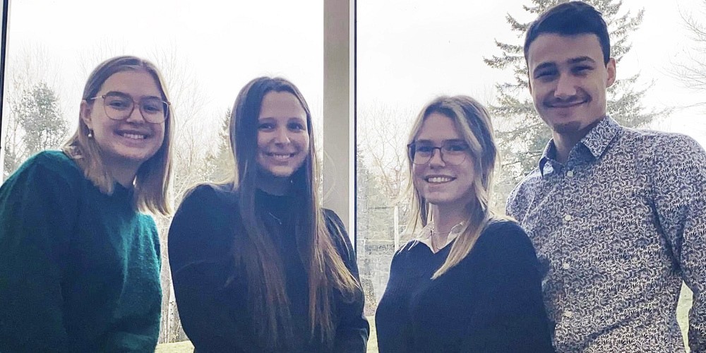 L'&eacute;quipe gagnante : Maude Ouellet, Mary-Lee Courtois, Alexandra Lareau et Fran&ccedil;ois-Olivier Parent.