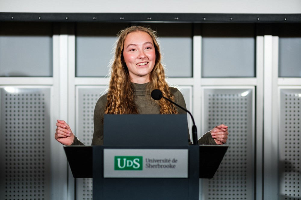 Emmanuelle Robitaille-Lefebvre lors d'une pratique des Jeux de la communication