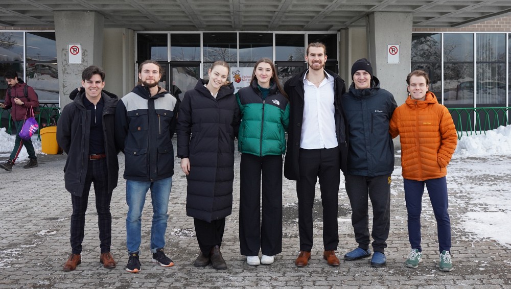 Les athl&egrave;tes pr&eacute;sents &agrave; Montr&eacute;al le 7 d&eacute;cembre dernier.&nbsp;De gauche &agrave; droite: Jean-Philippe Denicourt (golf), &Eacute;douard Lavoie Beaulieu (athl&eacute;tisme),&nbsp;Ma&euml;lle Tournier (volleyball), Elle-Marie Fillion (volleyball), Yoan David (volleyball),&nbsp;J&eacute;r&eacute;my Fyfe (football) et Mathis Valli&egrave;res (athl&eacute;tisme et cross-country).