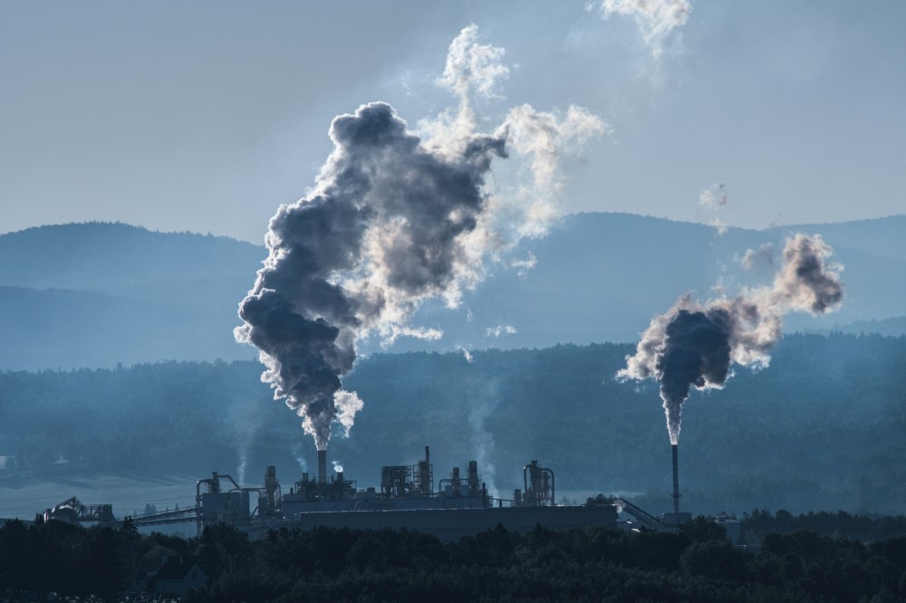 Selon la professeure Annie Chaloux, &laquo; la juste de part du Qu&eacute;bec ne serait pas seulement d&rsquo;atteindre la carboneutralit&eacute;, mais d&rsquo;atteindre un bilan n&eacute;gatif et m&ecirc;me d&rsquo;aider les autres pays &agrave; s&rsquo;adapter &agrave; r&eacute;duire leurs &eacute;missions &raquo;.