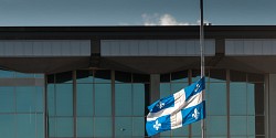 L'Université de Sherbrooke met son drapeau en berne