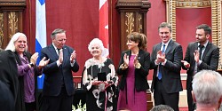 Micheline Dumont reçoit la médaille d’honneur du Québec