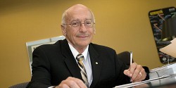 Décès du professeur émérite Denis Marceau, bâtisseur de l’Université de Sherbrooke