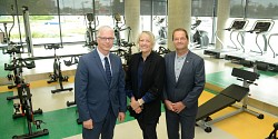 La direction de l’UdeS inaugure officiellement le Centre sportif du Campus de Longueuil