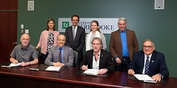 L'UdeS et l'APECFMUS ratifient la nouvelle convention collective