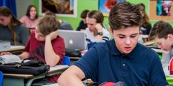 Entre excellence et anxiété : éclairer le parcours au secondaire