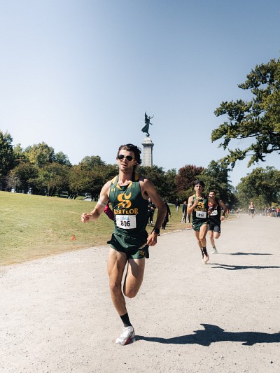 Xavier Lema&icirc;tre a remport&eacute; le McGill Open en 19:10, soit quelques foul&eacute;es devant son co&eacute;quipier Nolan Turgeon.