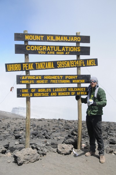 Olivier &Eacute;mond au sommet du Kilimanjaro.