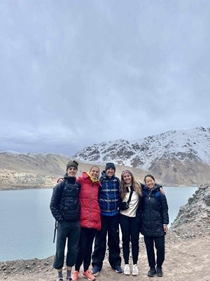 De gauche &agrave; droite, Maxime Chaput, Marie-Christine Morin,David Bezeau,&nbsp;Ma&iuml;a Savard et Vicky Lachance.