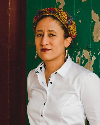 La professeure St&eacute;phane Martelly, artiste et sp&eacute;cialiste de la litt&eacute;rature ha&iuml;tienne.