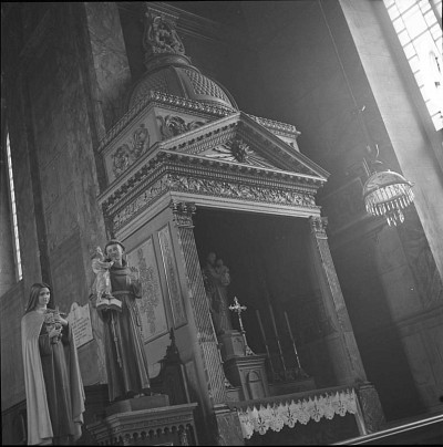 Chapelle des processions, &Icirc;le-aux-Coudres.Biblioth&egrave;que et Archives nationales du Qu&eacute;bec. P728, S1, D1, P4-16 /Fonds Lida Moser / &Icirc;le-aux-Coudres - Chapelle des processions / Lida Moser - 1950