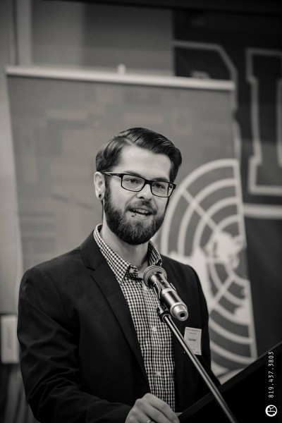 Pier-Olivier St-Arnaud est charg&eacute; de cours &agrave; l&rsquo;&Eacute;cole de politique appliqu&eacute;e et donne plusieurs cours portant, entre autres, sur la persuasion.