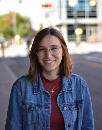 Rapha&euml;lle G. Grenon, &eacute;tudiante en &eacute;tudes litt&eacute;raires et culturelles