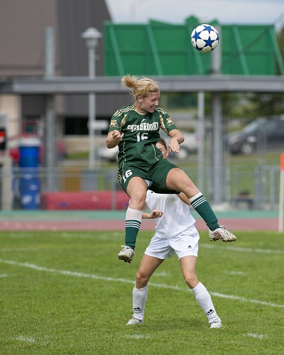 Chlo&eacute; Belhumeur-Limoges a ajout&eacute; deux buts &agrave; sa fiche, dont un &agrave; l'aide d'une t&ecirc;te en premi&egrave;re demie.