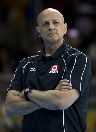 Glenn Hoag, alors qu'il &eacute;tait entra&icirc;neur-chef de l'&eacute;quipe canadienne masculine de volleyball.