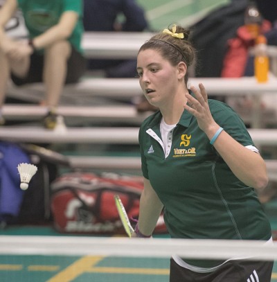 L&rsquo;&eacute;quipe de badminton Vert&nbsp;&&nbsp;Or a amorc&eacute; sa saison 2013-2014 samedi &agrave; Montr&eacute;al en participant au tournoi par &eacute;quipe mixte.