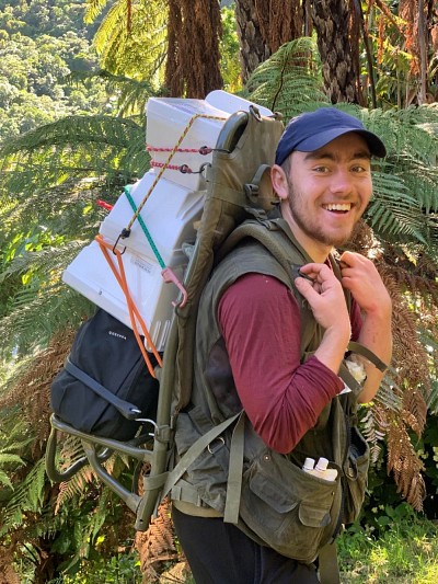 L&eacute;opold Belleau-Magnat, &eacute;tudiant au baccalaur&eacute;at en environnement au Centre universitaire de formation en environnement (CUFE), pendant son stage en Nouvelle-Z&eacute;lande.