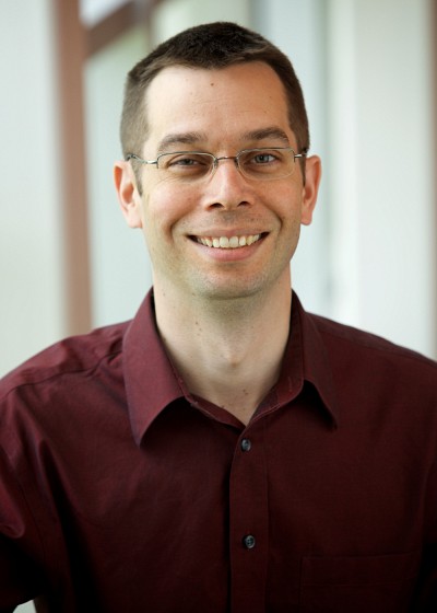 Dominic L&eacute;tourneau&nbsp;se sp&eacute;cialise dans l&rsquo;int&eacute;gration de syst&egrave;mes, les services connect&eacute;s et la conception de plateformes robotiques innovantes.