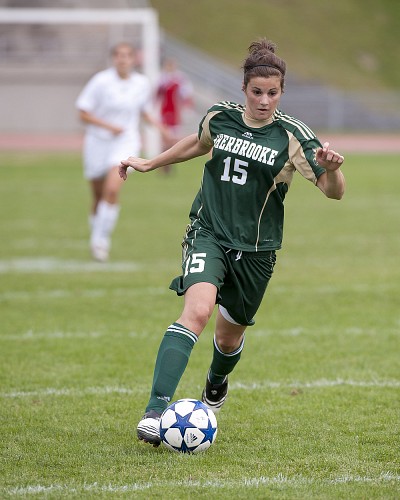 Justine Bernier a &eacute;t&eacute; tr&egrave;s efficace, produisant deux buts, dimanche apr&egrave;s-midi face aux Stingers de l'Universit&eacute; Concordia.