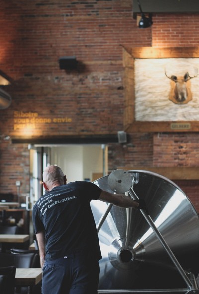 Le Siboire D&eacute;p&ocirc;t s&rsquo;agrandit, et la microbrasserie se d&eacute;place vers la nouvelle section du Siboire, dans l&rsquo;extr&eacute;mit&eacute; sud de l&rsquo;ancienne gare du D&eacute;p&ocirc;t. Le Siboire occupe maintenant tout le b&acirc;timent de l&rsquo;ancienne gare. (2019)