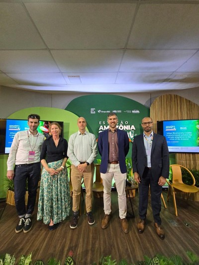 De gauche &agrave; droite : Benjamin Bollmann, CEO de Swissnex au Br&eacute;sil ; Marieke Hood, directrice ex&eacute;cutive &agrave; l&rsquo;impact, GESDA ; Alex Antonelli, directeur scientifique &agrave; Kew ; Karl Thibault, coordonnateur, op&eacute;rations et d&eacute;veloppement de la rel&egrave;ve ; Nitin Arora, chef de projet, UN Climate Change Global Innovation Hub.