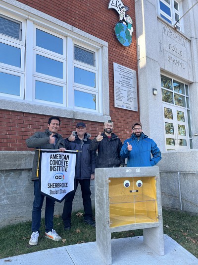 De gauche &agrave; droite : Jos&eacute; Vidal Gonzalez Avina (pr&eacute;sident actuel de l'ACI Sherbrooke), Claude Aub&eacute;, Alexandre S&eacute;vigny (techniciens), Aghiles Begriche (ancien pr&eacute;sident de l'ACI Sherbrooke).