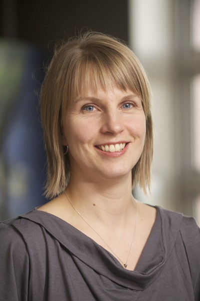 &Eacute;tudiante en service social, Fiona Neesham-Grenon est aussi assistante de recherche &agrave; la Chaire sur la maltraitance envers les personnes a&icirc;n&eacute;es de l&rsquo;UdeS.