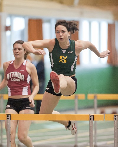 L'&eacute;tudiante athl&egrave;te du Vert&nbsp;&&nbsp;Or Pascale D&eacute;lisle, nomm&eacute;e athl&egrave;te de l'ann&eacute;e en athl&eacute;tisme par le R&eacute;seau du sport &eacute;tudiant du Qu&eacute;bec.