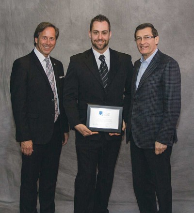Dans l'ordre habituel : Robert Sauv&eacute;, ing., FIC, pr&eacute;sident de l&rsquo;Ordre des ing&eacute;nieurs du Qu&eacute;bec, Pierre-Claude Ostiguy, ing. jr, et Jacques Lapar&eacute;, ing., MBA, pr&eacute;sident du Conseil d&rsquo;administration, Gestion F&Eacute;RIQUE