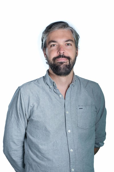 Le professeur Mathieu Massicotte est titulaire de la Chaire de recherche sur les nanomat&eacute;riaux pour la photonique int&eacute;gr&eacute;e.