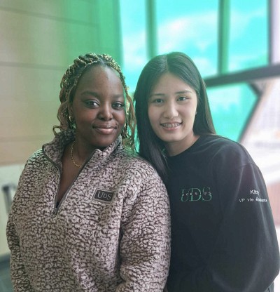 Veronic Deunguen et Kitty Duong,&nbsp;&eacute;tudiantes en deuxi&egrave;me ann&eacute;e de baccalaur&eacute;at en sciences infirmi&egrave;res