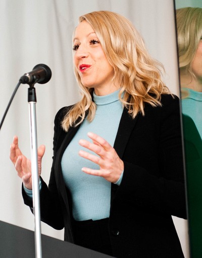 La docteure M&eacute;lissa G&eacute;n&eacute;reux, professeure-chercheuse &agrave; la FMSS de l&rsquo;UdeS et m&eacute;decin-conseil &agrave; la Direction de sant&eacute; publique de l&rsquo;Estrie.