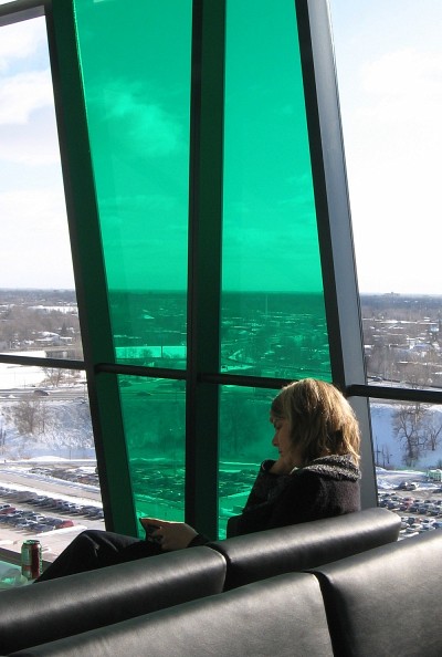 La fenestration abondante offre une grande lumi&egrave;re naturelle.