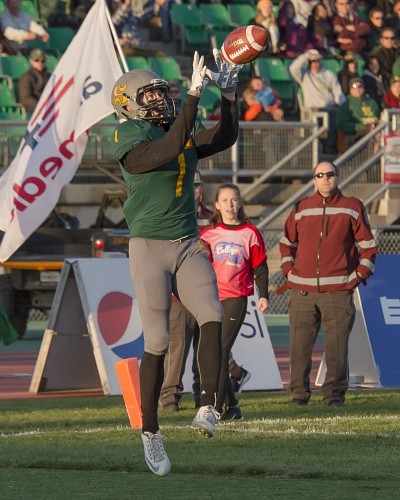 Le v&eacute;t&eacute;ran receveur Carl Gagnon-Bisaillon a inscrit le premier touch&eacute; du Vert & Or sur une r&eacute;ception de 13 verges, au troisi&egrave;me quart.