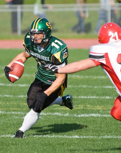 Samuel Gigu&egrave;re est le seul ancien joueur du Vert&nbsp;&&nbsp;Or &agrave; avoir jou&eacute; dans la Ligue nationale de football.