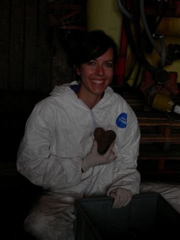 Annie Christine Boucher participait &agrave; la mesure du rendement des pommes de terre &agrave; la suite de l'effet de diff&eacute;rentes rotations en champ, lorsqu'elle est tomb&eacute;e sur une pomme de terre en forme de c&oelig;ur!