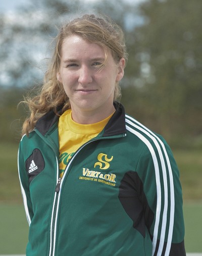 Marie-&Egrave;ve Jacques &eacute;crit une page d'histoire en devenant la premi&egrave;re porte-couleurs Vert&nbsp;&&nbsp;Or &agrave; m&eacute;riter le prix comm&eacute;moratif Chantal-Navert remis &agrave; la joueuse par excellence de l'ann&eacute;e sur la sc&egrave;ne canadienne du soccer universitaire f&eacute;minin. 