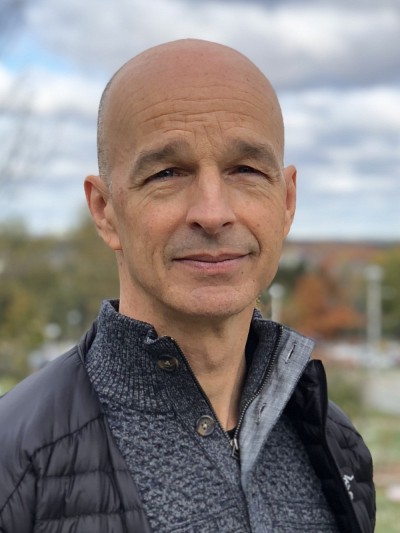 Sylvain Bourdon, professeur &agrave; la Facult&eacute; d'&eacute;ducation et cotitulaire de la Chaire-r&eacute;seau de recherche sur la jeunesse du Qu&eacute;bec.